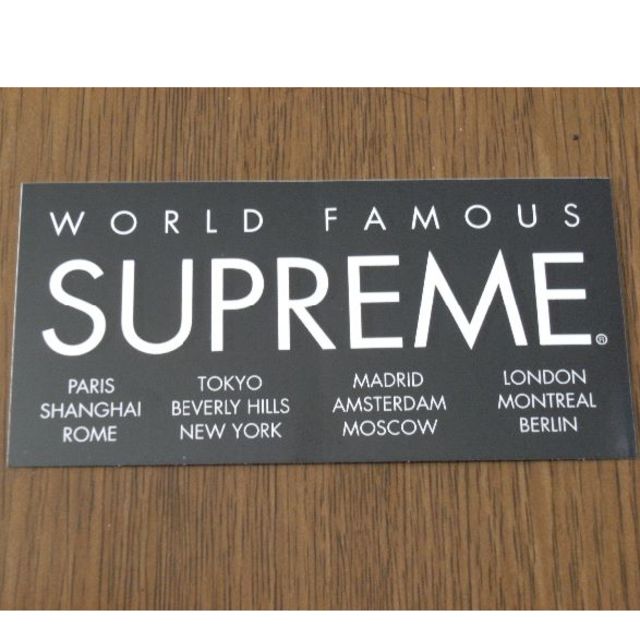 Supreme(シュプリーム)のSupreme シュプリームステッカー⑮逃げ恥じ登場!WORLD FAMOUS  メンズのトップス(Tシャツ/カットソー(半袖/袖なし))の商品写真