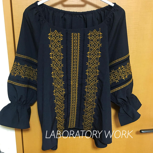 LABORATORY WORK(ラボラトリーワーク)の【新品未使用品】LABORATORY WORK＊刺繍カットソー レディースのトップス(カットソー(長袖/七分))の商品写真