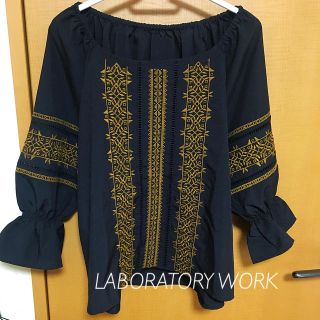 ラボラトリーワーク(LABORATORY WORK)の【新品未使用品】LABORATORY WORK＊刺繍カットソー(カットソー(長袖/七分))