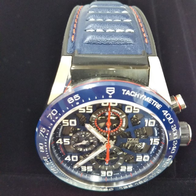 TAG Heuer(タグホイヤー)のTAG Heuer　タグ・ホイヤー　レッドブルレーシングスペシャルエディション メンズの時計(腕時計(アナログ))の商品写真