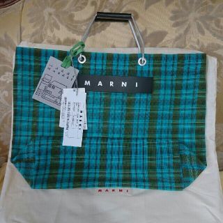 マルニ(Marni)のマルニ 限定色 グリーン 新品 マルニフラワーカフェ ストライプ MARNI(かごバッグ/ストローバッグ)