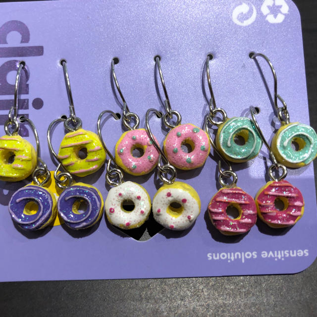 claire's(クレアーズ)の新品 claire's ドーナツピアス クレアーズ レディースのアクセサリー(ピアス)の商品写真