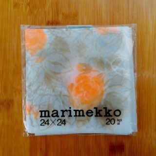 マリメッコ(marimekko)の【廃盤】オレンジバラ柄/マリメッコペーパーナプキン/24cm×24cm(テーブル用品)