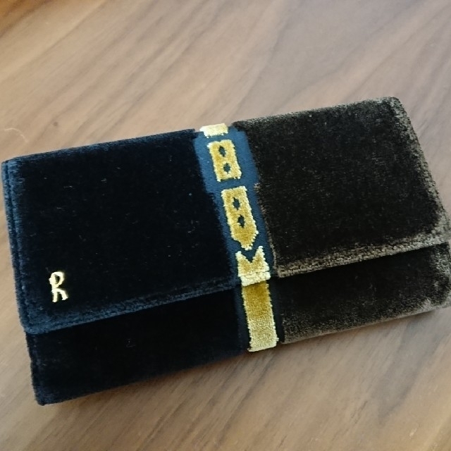 ROBERTA DI CAMERINO(ロベルタディカメリーノ)の【未使用】ロベルタ長財布 レディースのファッション小物(財布)の商品写真