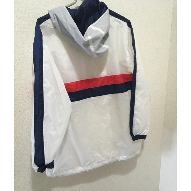 FILA(フィラ)のFILA ナイロン パーカー ジャケット カッパ 古着 ダンス アディダス レディースのジャケット/アウター(ナイロンジャケット)の商品写真