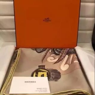 エルメス(Hermes)の【ほぼ新品】エルメス カレ（90四方)(バンダナ/スカーフ)