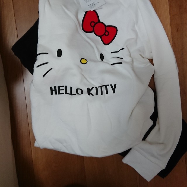 aimer feel(エメフィール)のaimerfeel×HELLO KITTY スウェットセット レディースのルームウェア/パジャマ(ルームウェア)の商品写真