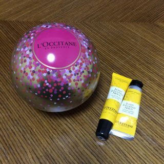 ロクシタン(L'OCCITANE)のロクシタン ジャスミン イモーテル ネロリ Xmasボール(リップグロス)