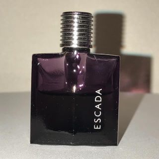 ESCADA - 激レア 廃盤 エスカーダ マグネティズム フォーメンの
