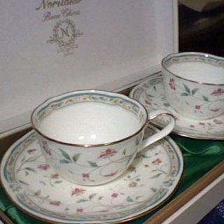 ノリタケ(Noritake)の新品　花更紗２客(グラス/カップ)