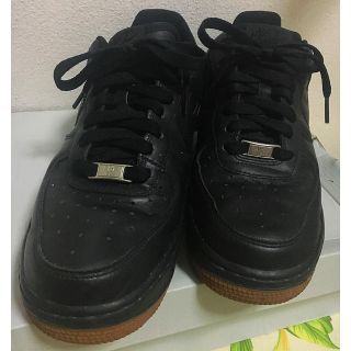 NIKE   Air Force 1 黒ガムの通販 by Betty's shop｜ナイキならラクマ