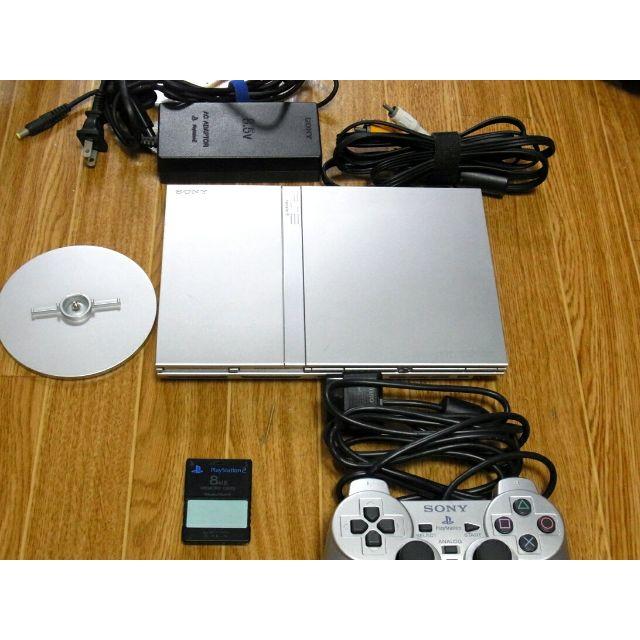 SONY(ソニー)のPS2 薄側シルバー　+ガンダム無双special+2 エンタメ/ホビーのゲームソフト/ゲーム機本体(家庭用ゲーム機本体)の商品写真