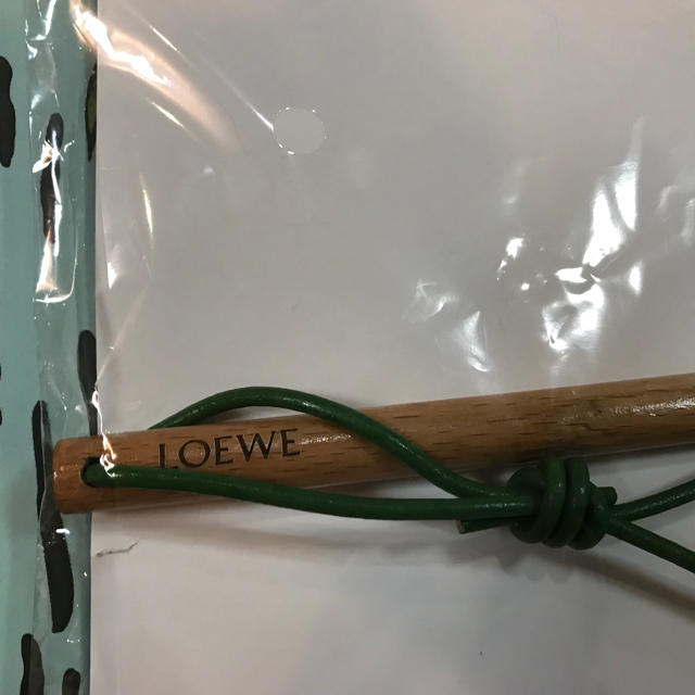 LOEWE(ロエベ)のLOEWE ノベルティ団扇☆数量限定 レア 新品本物 エンタメ/ホビーのコレクション(ノベルティグッズ)の商品写真