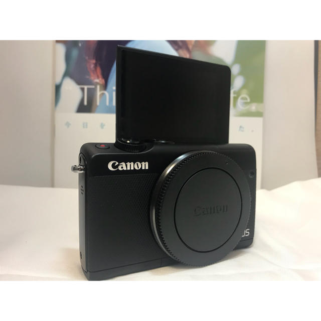 新品！！EOS M100 ボディのみ