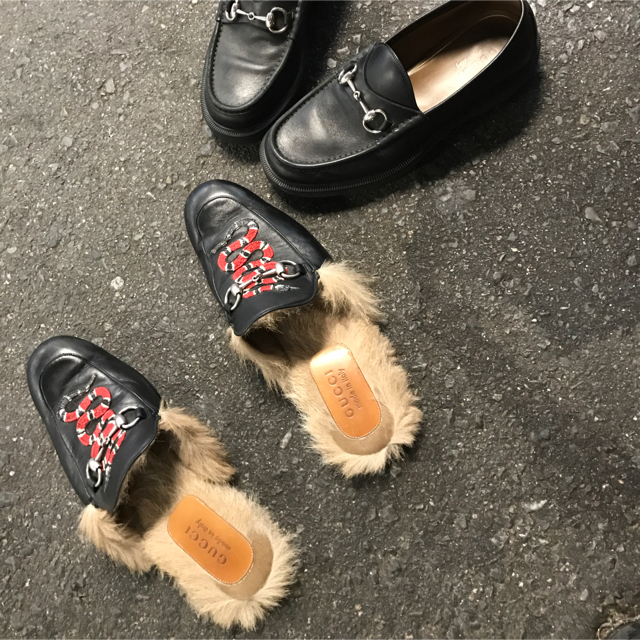 GUCCI 赤蛇 ファー付きローファー スリッパ
