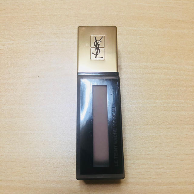 Yves Saint Laurent Beaute(イヴサンローランボーテ)のYves Saint Laurent タンアンクルドポーB20 コスメ/美容のベースメイク/化粧品(ファンデーション)の商品写真