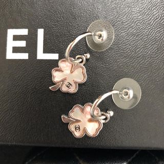 シャネル(CHANEL)のシャネル   ピンクシェル  &ミニパール   ピアス(ピアス)