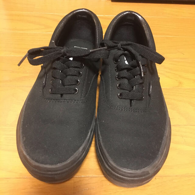 VANS(ヴァンズ)の【超美品】VANS ERA 黒 men's 26.5 【1回のみ使用】 メンズの靴/シューズ(スニーカー)の商品写真