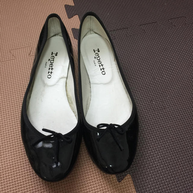 repettoバレエシューズ黒エナメル