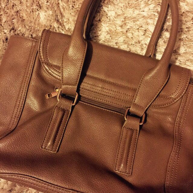 A4サイズ♡ショルダーバッグ茶色 レディースのバッグ(ショルダーバッグ)の商品写真