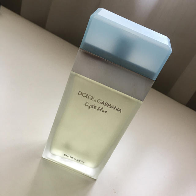 Dolce Gabbana ドルガバ 香水 ライトブルー 100mlサイズの通販 By み S Shop ドルチェアンドガッバーナならラクマ Dolce Gabbana ドルガバ 香水 ライトブルー 100mlサイズの通販 By み S Shop ドルチェアンドガッバーナならラクマ