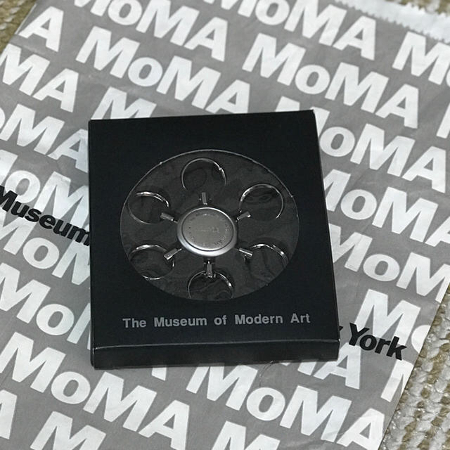 MOMA(モマ)のMOMA キーリング  レディースのファッション小物(キーケース)の商品写真