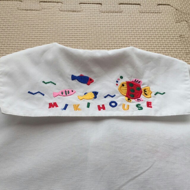 mikihouse(ミキハウス)のミキハウス お魚柄 白シャツ  110 キッズ/ベビー/マタニティのキッズ服男の子用(90cm~)(Tシャツ/カットソー)の商品写真