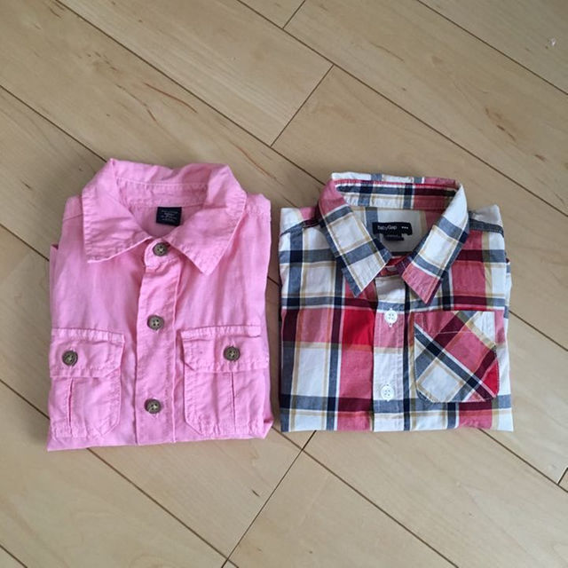 babyGAP(ベビーギャップ)の新品美品GAPbabyギャップ90㎝半袖チェックシャツ2枚セットピンクバーバリー キッズ/ベビー/マタニティのベビー服(~85cm)(その他)の商品写真