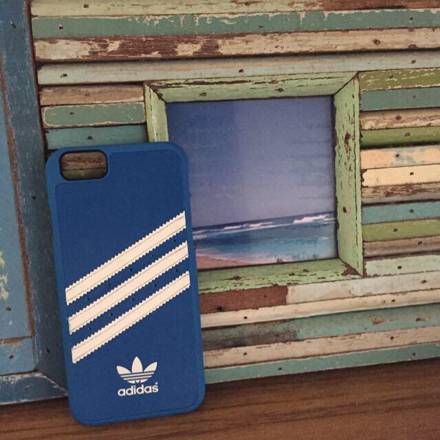 adidas(アディダス)のiPhone6 adidas ケース スマホ/家電/カメラのスマホアクセサリー(モバイルケース/カバー)の商品写真