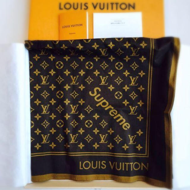 LOUIS VUITTON(ルイヴィトン)のlouis vuitton×supreme バンダナ【完売の為、入手困難】 メンズのファッション小物(バンダナ/スカーフ)の商品写真