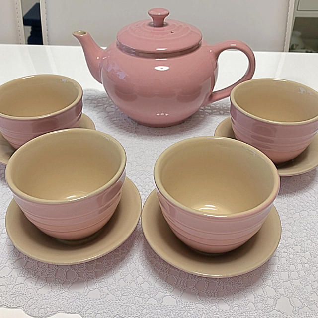 LE CREUSET(ルクルーゼ)の今月末迄お値下げ❣️ほんのりピンクの癒し系♣︎ル・クル インテリア/住まい/日用品のキッチン/食器(食器)の商品写真