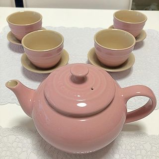 ルクルーゼ(LE CREUSET)の今月末迄お値下げ❣️ほんのりピンクの癒し系♣︎ル・クル(食器)