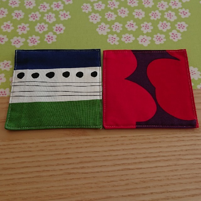 marimekko(マリメッコ)のマリメッコ コースター ハンドメイドの生活雑貨(キッチン小物)の商品写真