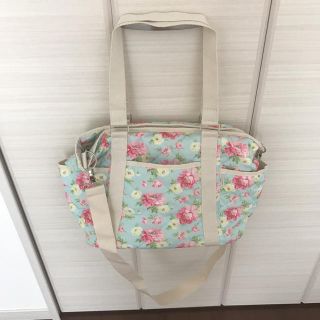 ローラアシュレイ(LAURA ASHLEY)のローラアシュレイショルダーバックほぼ未使用週末お値下げ(マザーズバッグ)