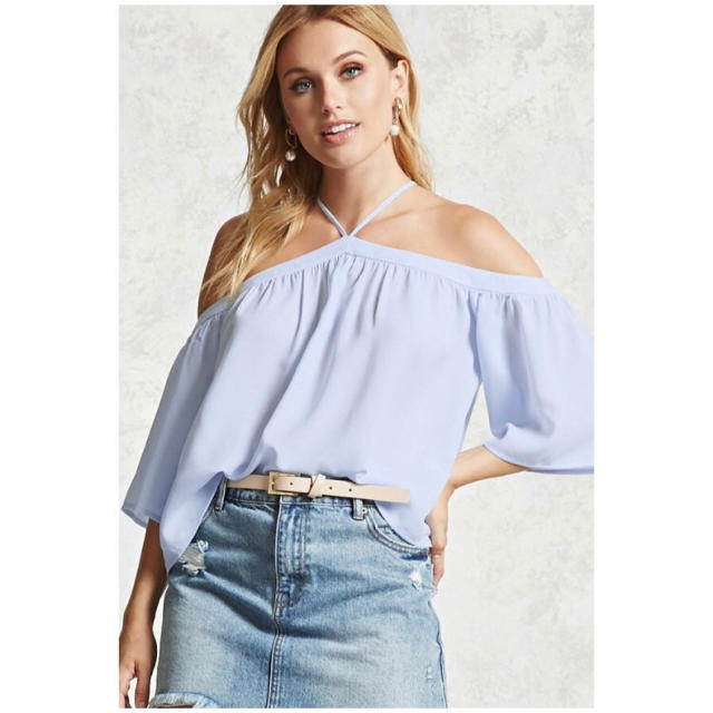 FOREVER 21(フォーエバートゥエンティーワン)のVストラップオフショルダーブラウス レディースのトップス(シャツ/ブラウス(半袖/袖なし))の商品写真