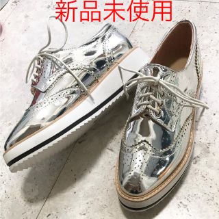 ザラ(ZARA)の新品 ZARA ウイングチップ シルバー シューズ スニーカー オックスフォード(ローファー/革靴)