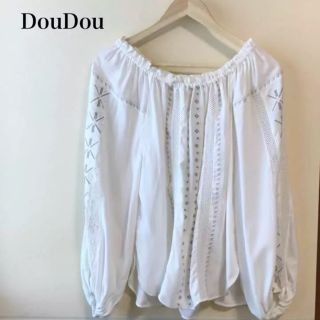 ドゥドゥ(DouDou)の新品 DouDou 刺繍 ブラウス オフショルダー プルオーバー エスニック(シャツ/ブラウス(長袖/七分))