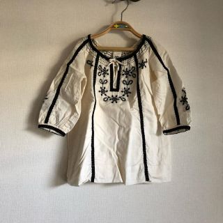 ベビーギャップ(babyGAP)の【y88m様専用】GAP  刺繍ブラウス110(ブラウス)