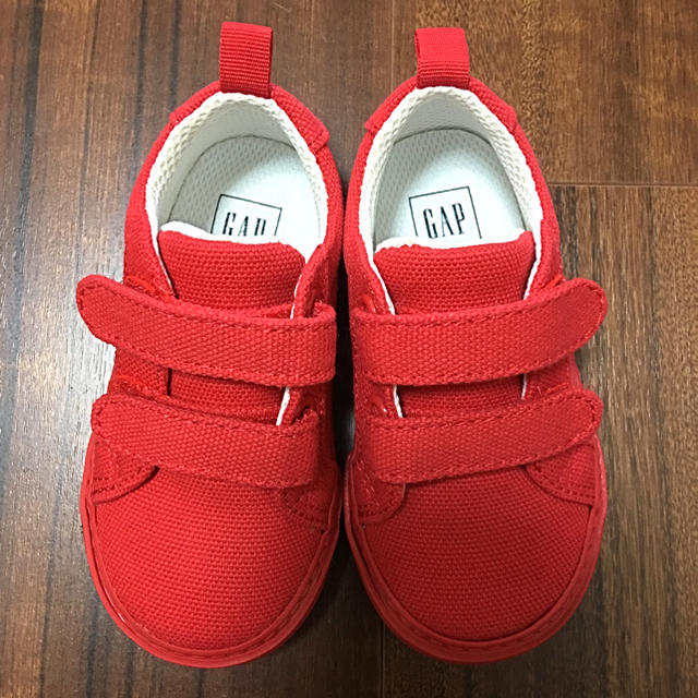 GAP(ギャップ)のGAPキッズスニーカー  子供靴  13.5㎝ キッズ/ベビー/マタニティのベビー靴/シューズ(~14cm)(スニーカー)の商品写真