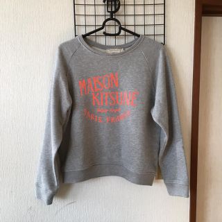 メゾンキツネ(MAISON KITSUNE')のメゾンキツネ ロゴスエット グレー Sサイズ レディース(トレーナー/スウェット)