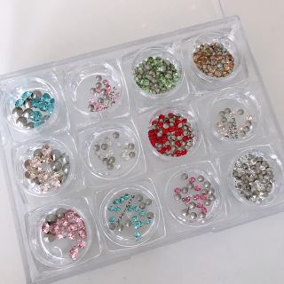 スワロフスキー(SWAROVSKI)のスワロフスキー社製Vカットストーン(デコパーツ)