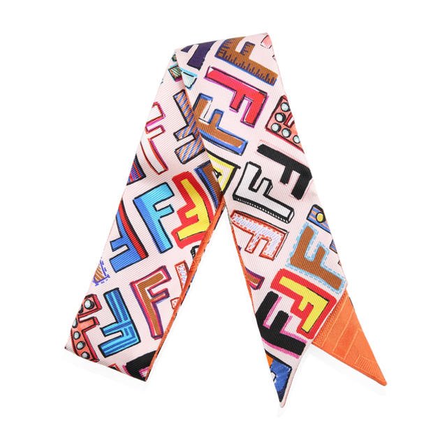 FENDI(フェンディ)のFENDI ラッピー レディースのファッション小物(バンダナ/スカーフ)の商品写真