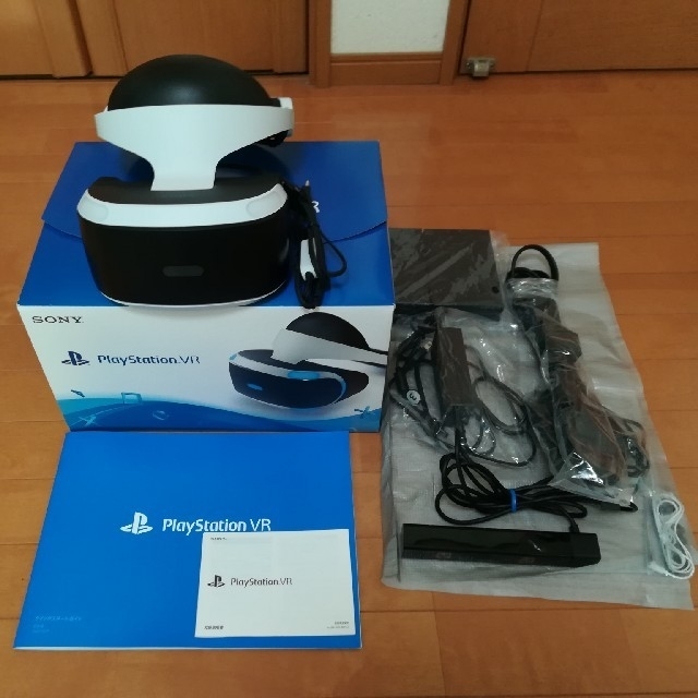 PlayStation VR(プレイステーションヴィーアール)のPSVR 初期型　送料込み エンタメ/ホビーのゲームソフト/ゲーム機本体(家庭用ゲーム機本体)の商品写真