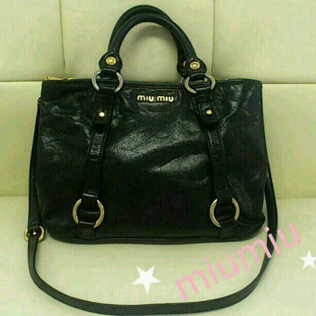 最も優遇の miumiu miumiu★完売★PRADAおまけ付き - ショルダーバッグ 最も優遇の miumiu miumiu★完売★PRADAおまけ付き - ショルダーバッグ