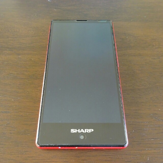 SHARP(シャープ)のSHARP SH-M03 AQUOS mini RED レッド 赤（おまけ付き） スマホ/家電/カメラのスマートフォン/携帯電話(スマートフォン本体)の商品写真