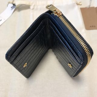 新品★A.P.Cコンパクトウォレット 人気ブラックエンボスレザー