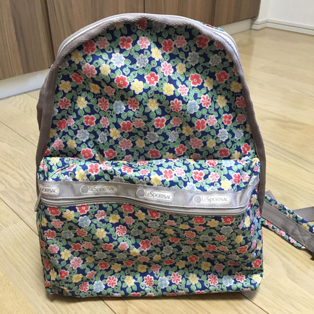 Lesportsac リュック　ネイビー　小花柄