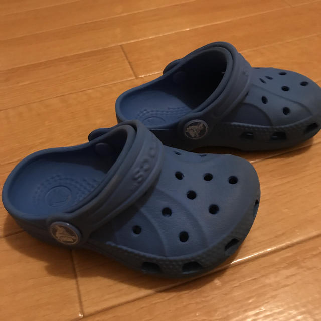 crocs(クロックス)のクロックス 12〜13センチくらい キッズ/ベビー/マタニティのベビー靴/シューズ(~14cm)(サンダル)の商品写真