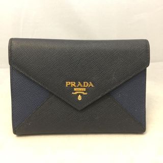 プラダ(PRADA)のプラダ 黒×青 バイカラー サフィアーノ コンパクト折財布(財布)