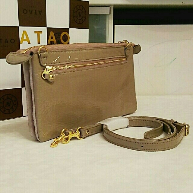 ATAO(アタオ)の《美品》アタオ　ブーブー　グレージュ　(箱無し) レディースのバッグ(ショルダーバッグ)の商品写真